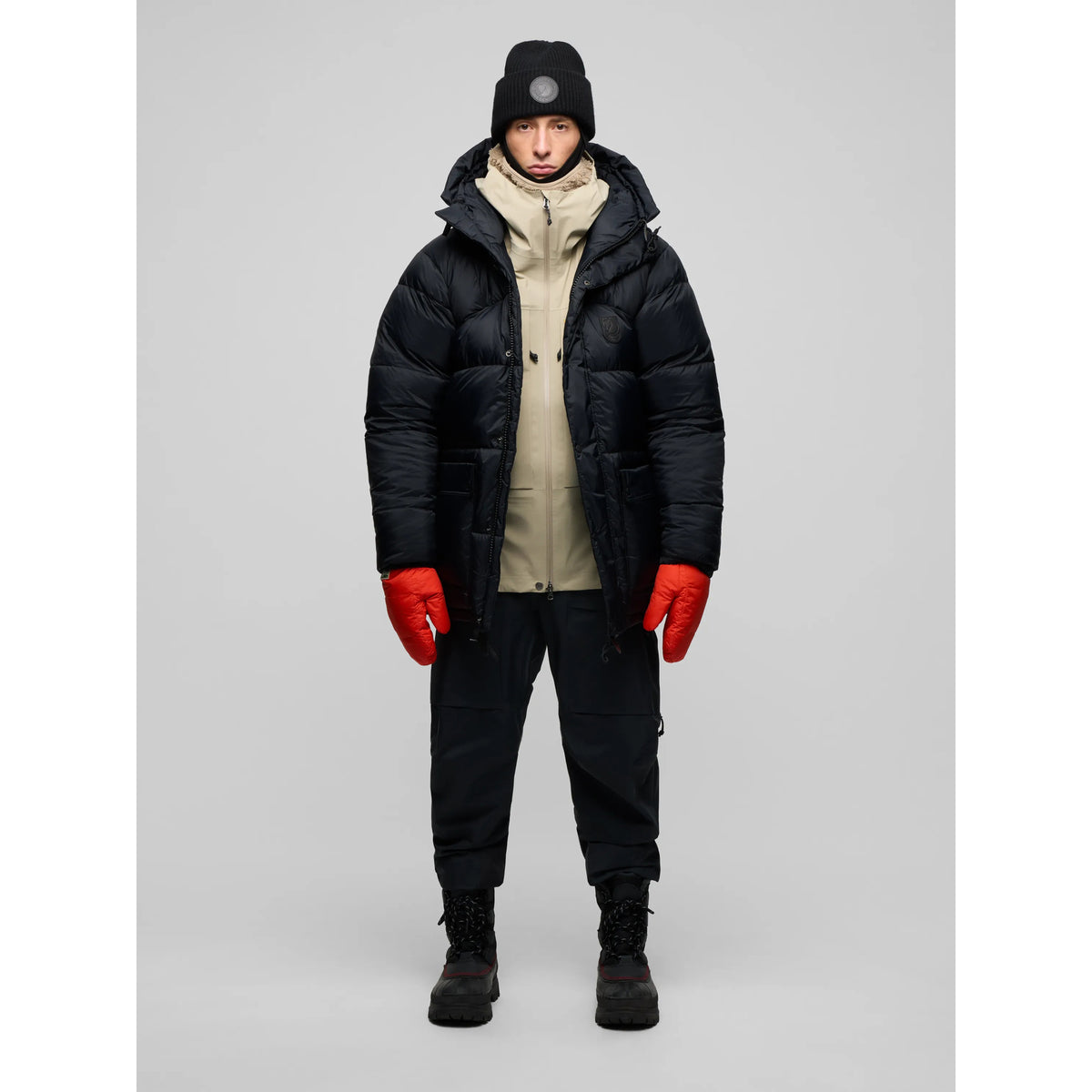 Expedition Down Jacket Black Edition M