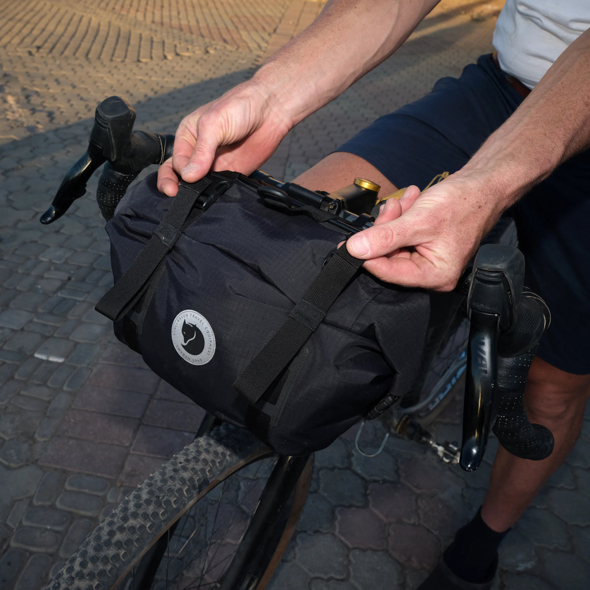 Hoja Handlebar Rolltop